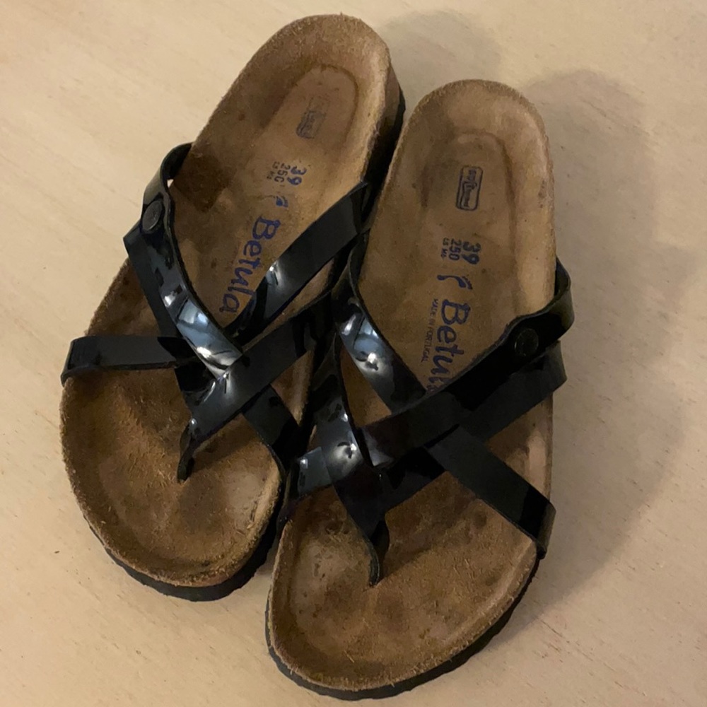 Like new : Birkenstock Betula black patent sandals!